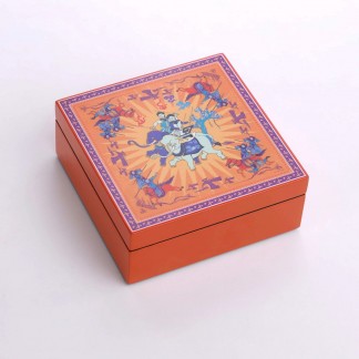 Square lacquer box with the legend HAI BA TRUNG pattern 15*15*6 cm